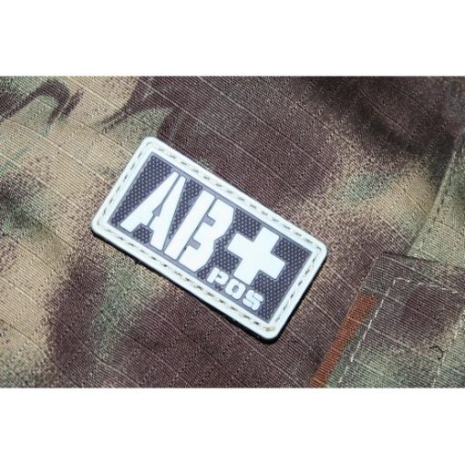 Patch militaire Airsoft Groupe Sanguin AB+ noir gris